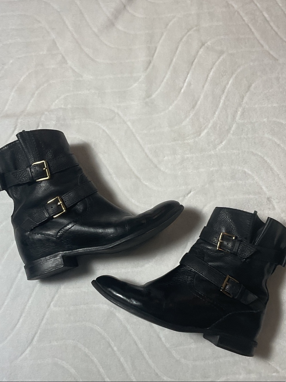 KATE SPADE black leather boots bow